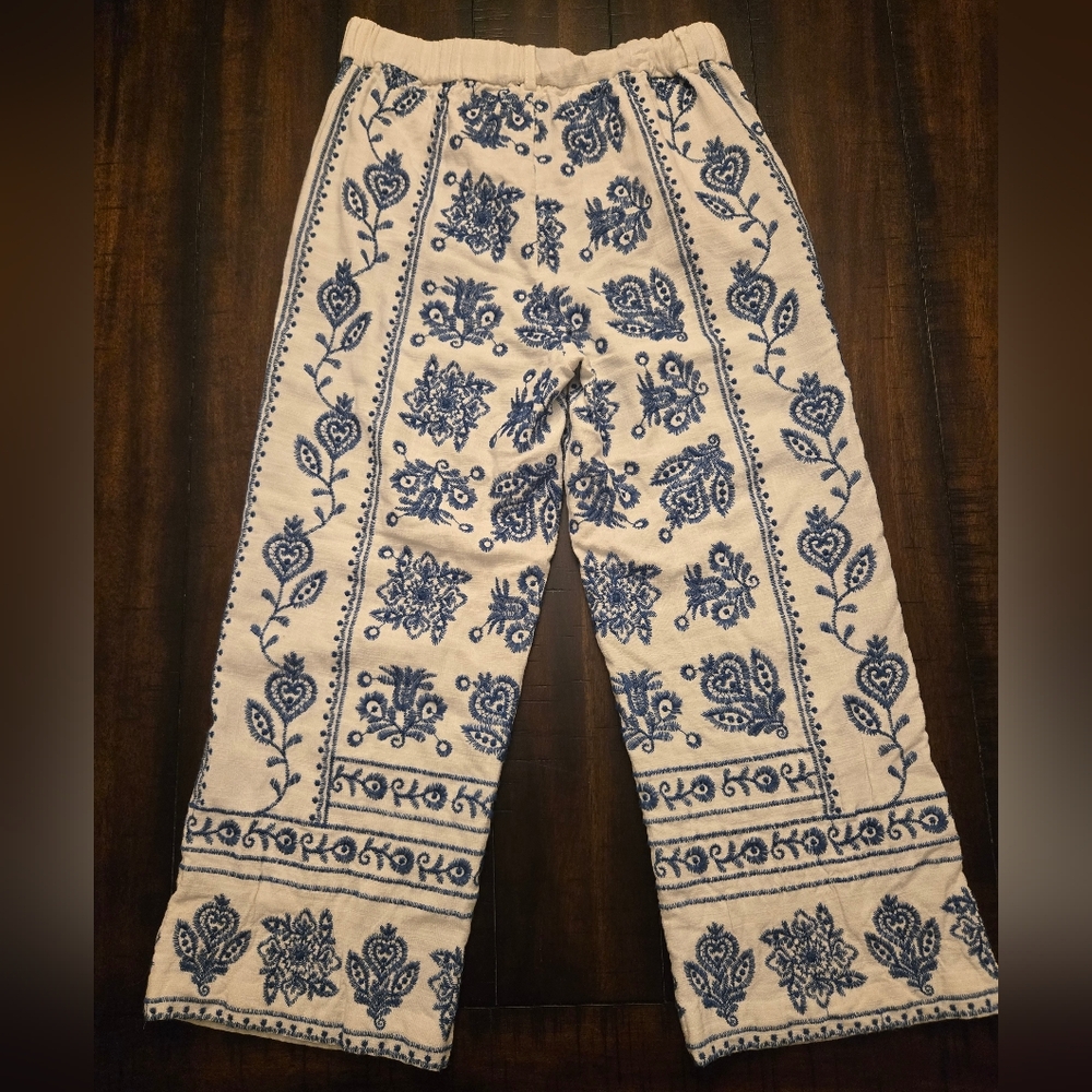 Elie Tahari Embroidered Crop Pants - Picture 6 of 9
